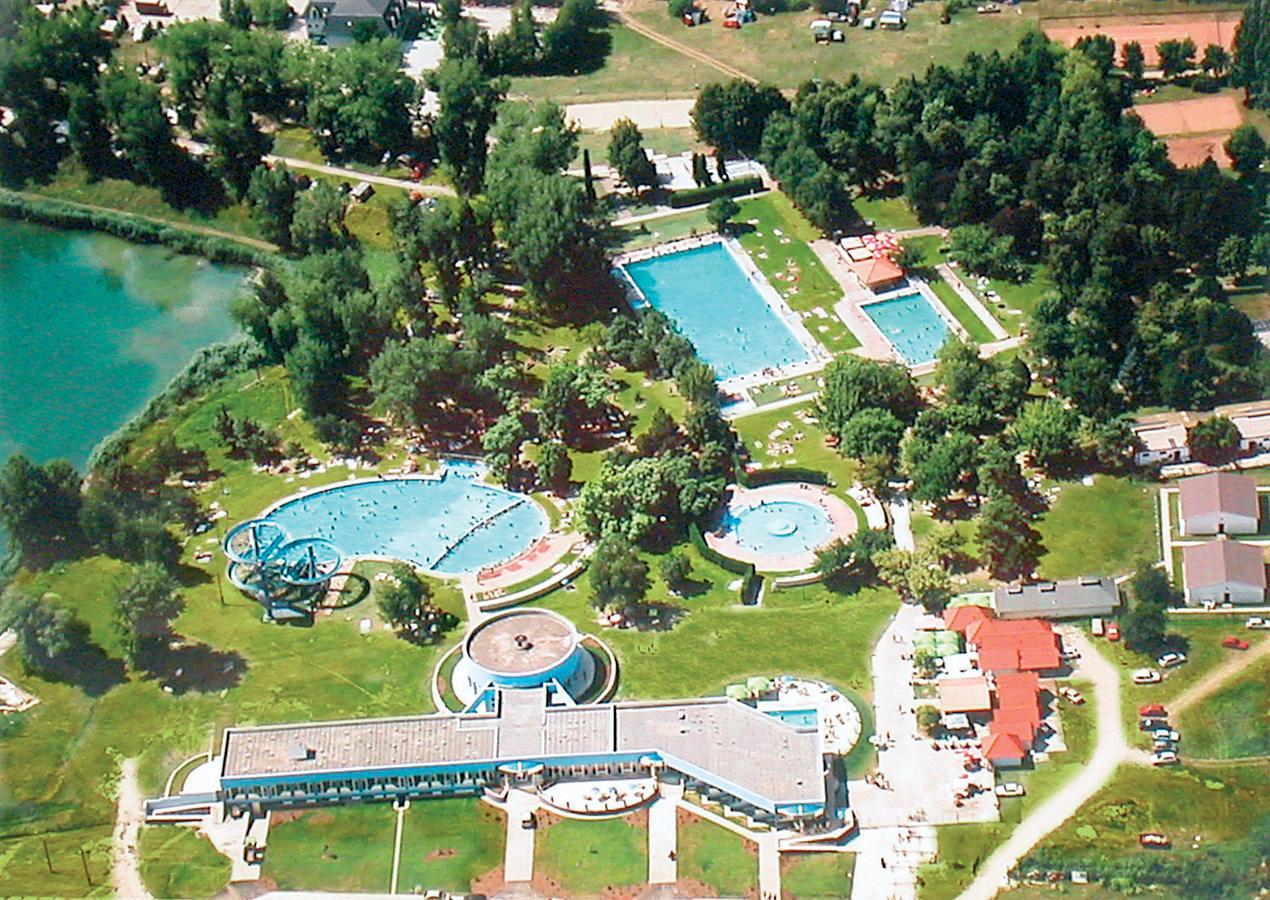 Hotel Therma Dunajská Streda Extérieur photo