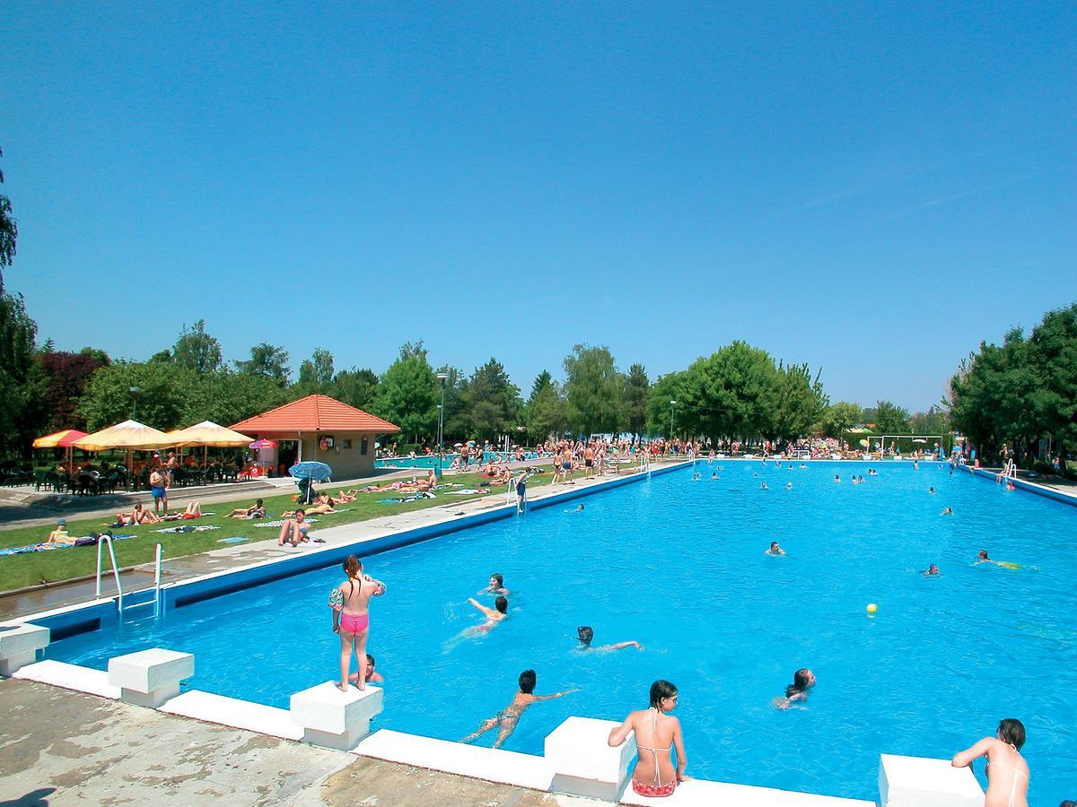 Hotel Therma Dunajská Streda Extérieur photo